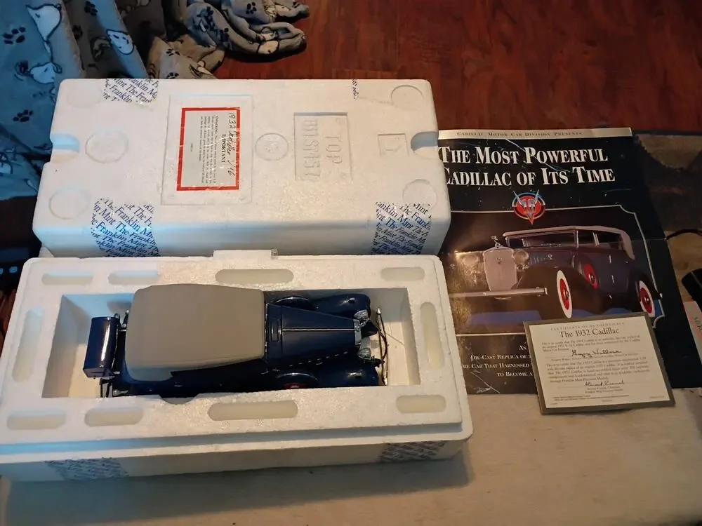 Vintage Franklin Mint 1:24 Scale Diecast 1932 Cadillac V-16 With Coa Beautiful
